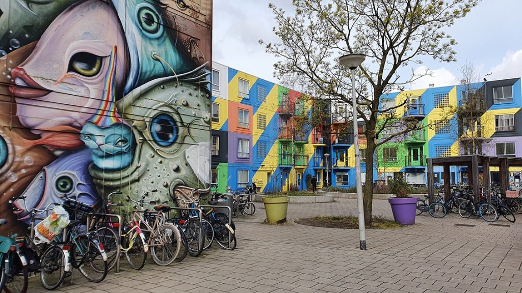 explore the vibrant art scene of amsterdam with our curated art route. discover galleries, street art, museums, and hidden gems as you journey through the city's creative hotspots.