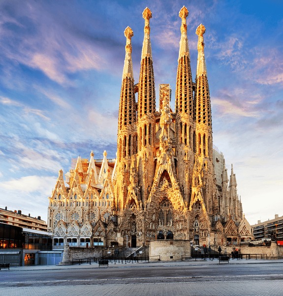 discover the most famous landmarks in barcelona, from the stunning sagrada família to the historic gothic quarter. explore the city's must-see sights and hidden architectural gems.