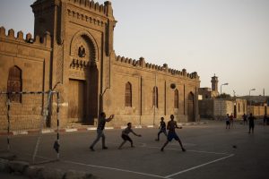 discover the rich history of cairo by exploring its most iconic historic sites, from ancient pyramids and majestic mosques to vibrant bazaars and impressive museums.