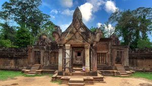 discover essential tips for visiting cambodia's stunning temples. learn how to plan your trip, what to wear, cultural etiquette, and must-see sites for an unforgettable temple experience.