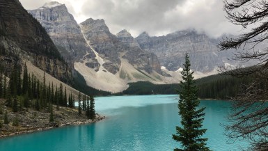 explore the best of canada’s national parks with thrilling adventures, breathtaking landscapes, and unforgettable wildlife experiences. discover your next outdoor escape in canada today!