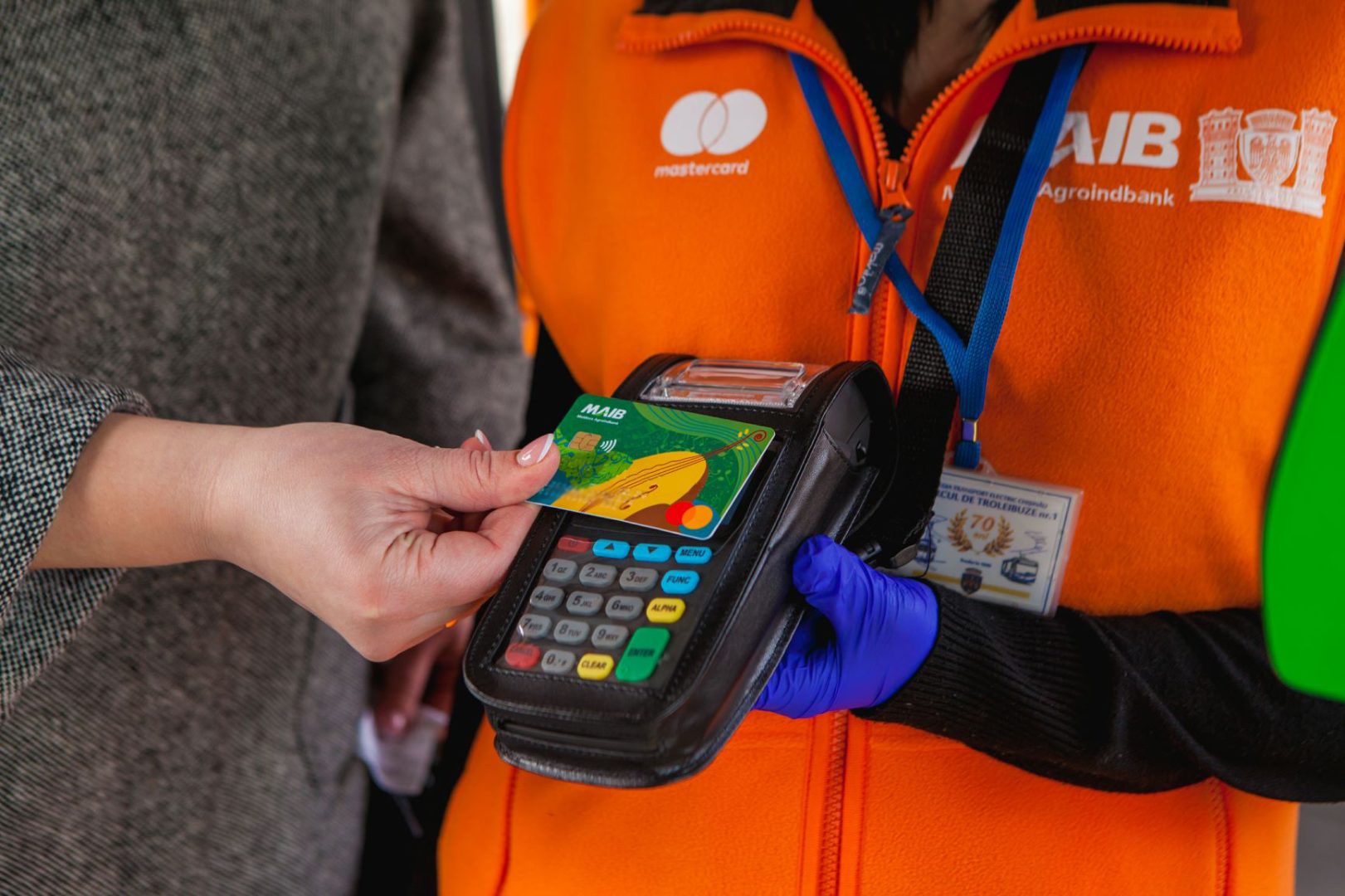 discover the benefits of cashless travel, including secure and convenient payment options, budgeting tips, and how to make the most of your journey without carrying physical currency.