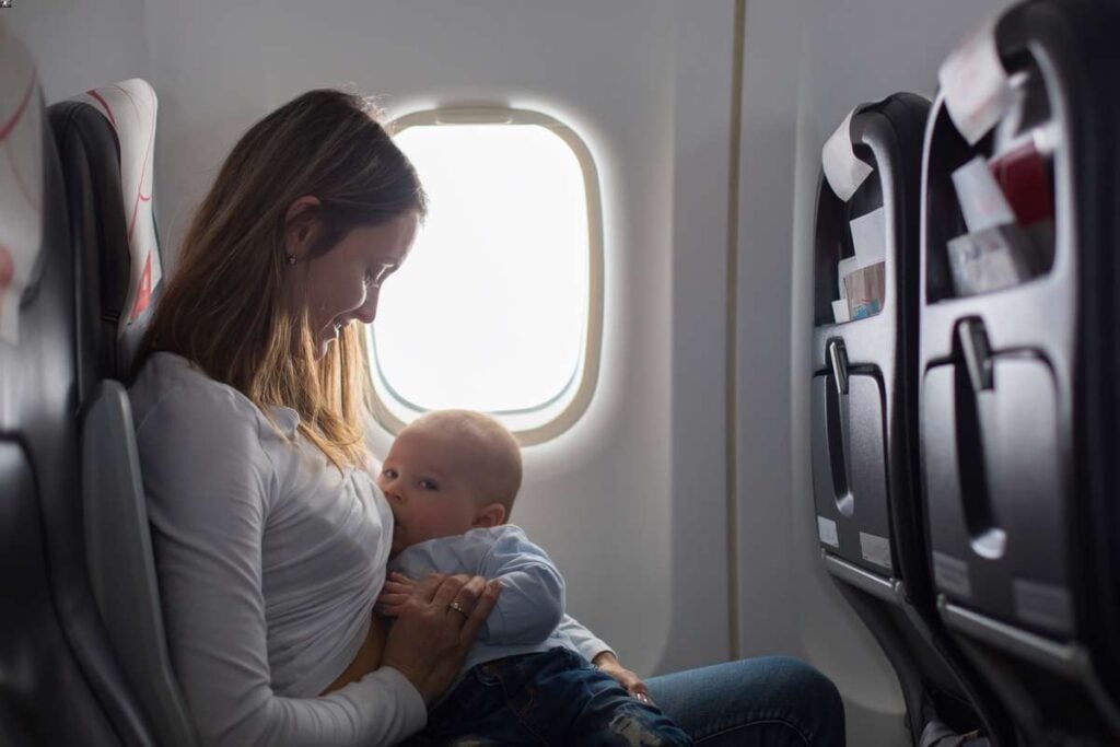 discover essential tips and key information for flying with babies. make your trip smoother and stress-free with expert advice on preparation, in-flight comfort, and travel safety for infants.