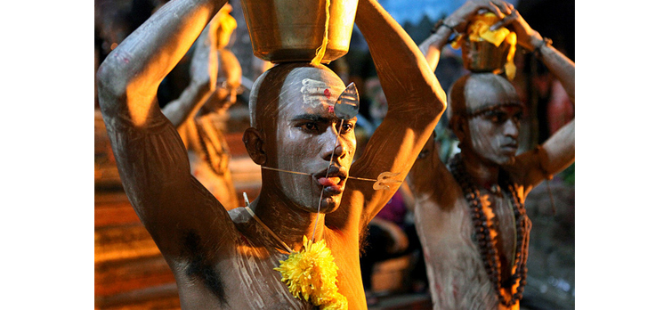 explore india's unique festivals, discovering vibrant celebrations, diverse traditions, and colorful rituals that showcase the country's rich cultural heritage across regions and communities.