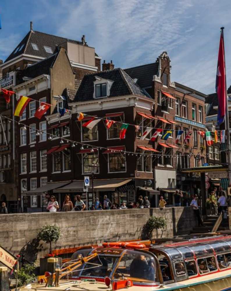 discover the best must-do city tours around the world. explore iconic landmarks, hidden gems, and unique local experiences that make every city unforgettable. find your next city adventure today!