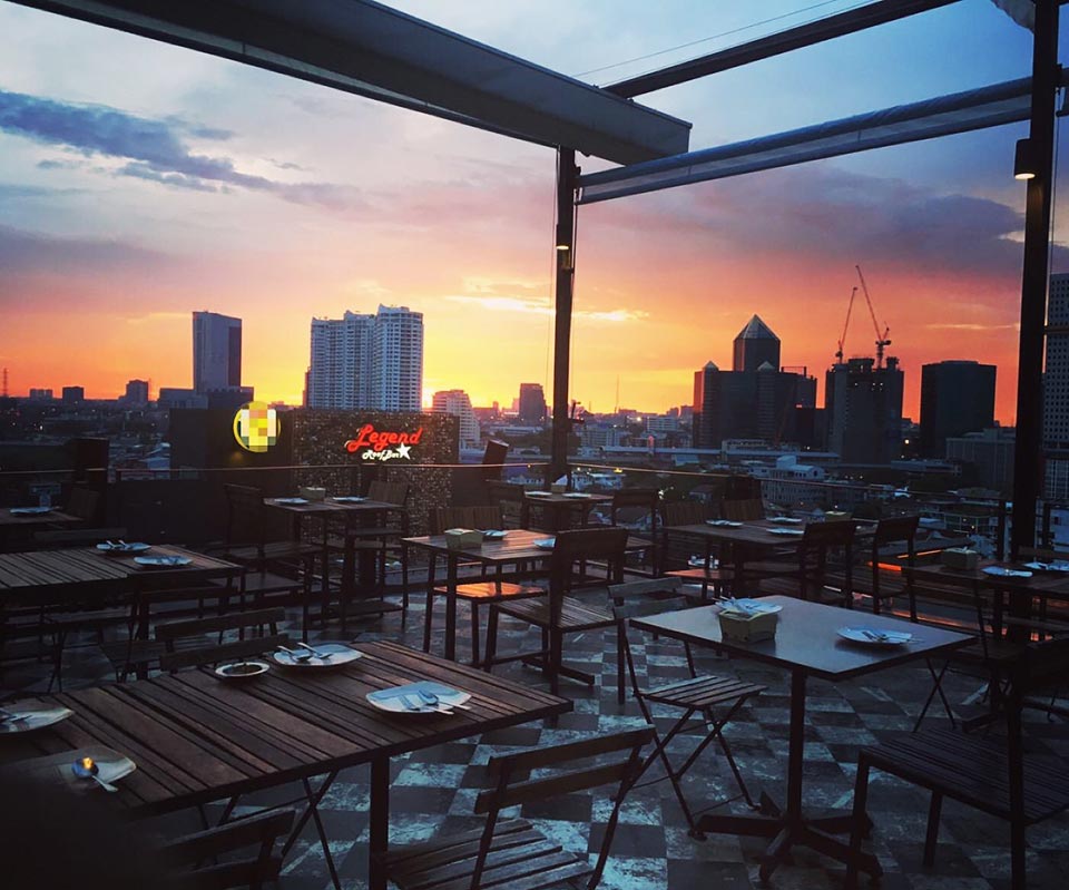 discover the best rooftop bars in bangkok with stunning city views, delicious cocktails, and a vibrant nightlife scene. find your perfect sky-high spot for unforgettable evenings in thailand's capital.