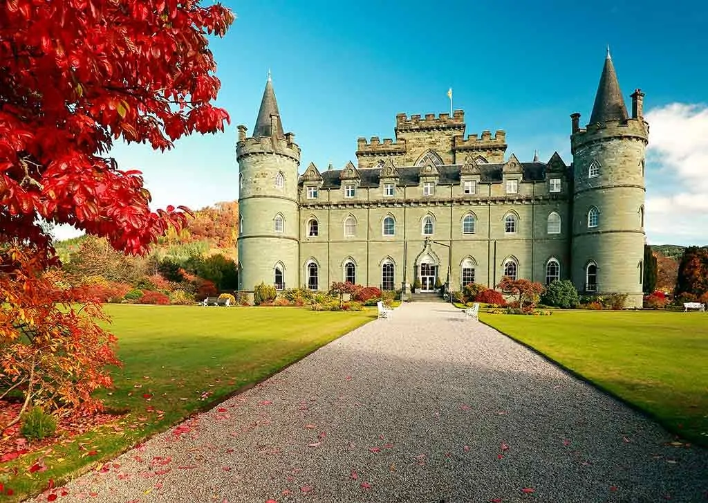 discover scotland's top castles, exploring majestic fortresses, rich history, and breathtaking landscapes. plan your perfect tour of scotland's most iconic castles today.