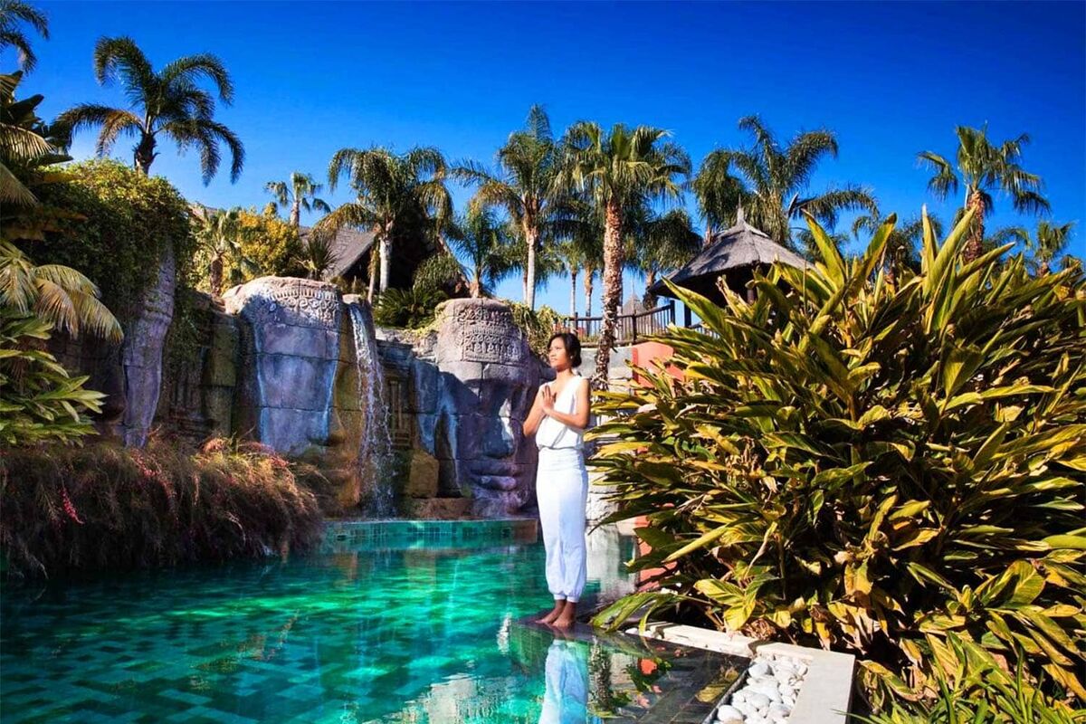 discover the best spa destinations in asia, offering relaxing retreats, luxury treatments, and rejuvenating experiences in breathtaking locations across the continent.