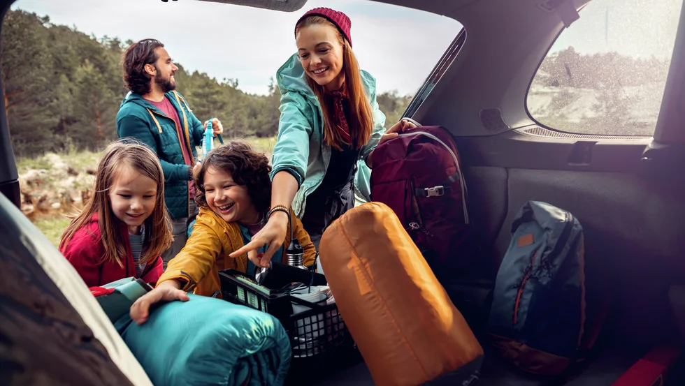 discover effective tips and strategies to stay energized on long trips. learn how to maintain your focus, avoid fatigue, and make your journey more enjoyable with healthy snacks, smart routines, and energizing habits.