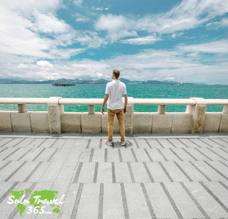discover the advantages and disadvantages of traveling on holidays. explore key pros and cons to help you decide if holiday travel is right for you and how to make the most of your vacation experience.