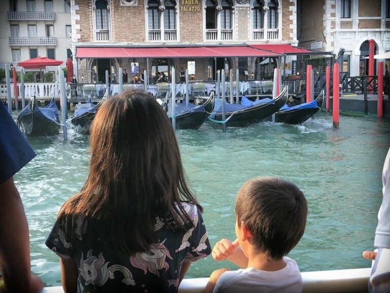 discover top tips and practical advice for traveling with kids in italy. learn how to plan a family-friendly italian adventure, find kid-friendly destinations, and make unforgettable memories together!