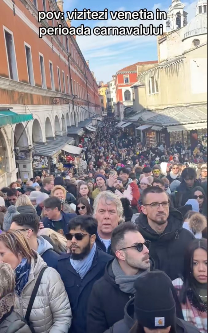 discover essential tips for navigating venice crowds. learn the best times to visit, how to avoid tourist hotspots, and enjoy a more relaxed experience in this beautiful italian city.