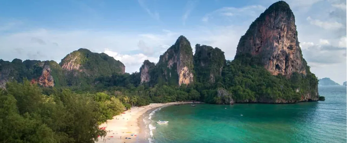 discover the best attractions in krabi, from stunning beaches and limestone cliffs to vibrant markets and cultural landmarks. explore top activities and must-visit spots for an unforgettable adventure.