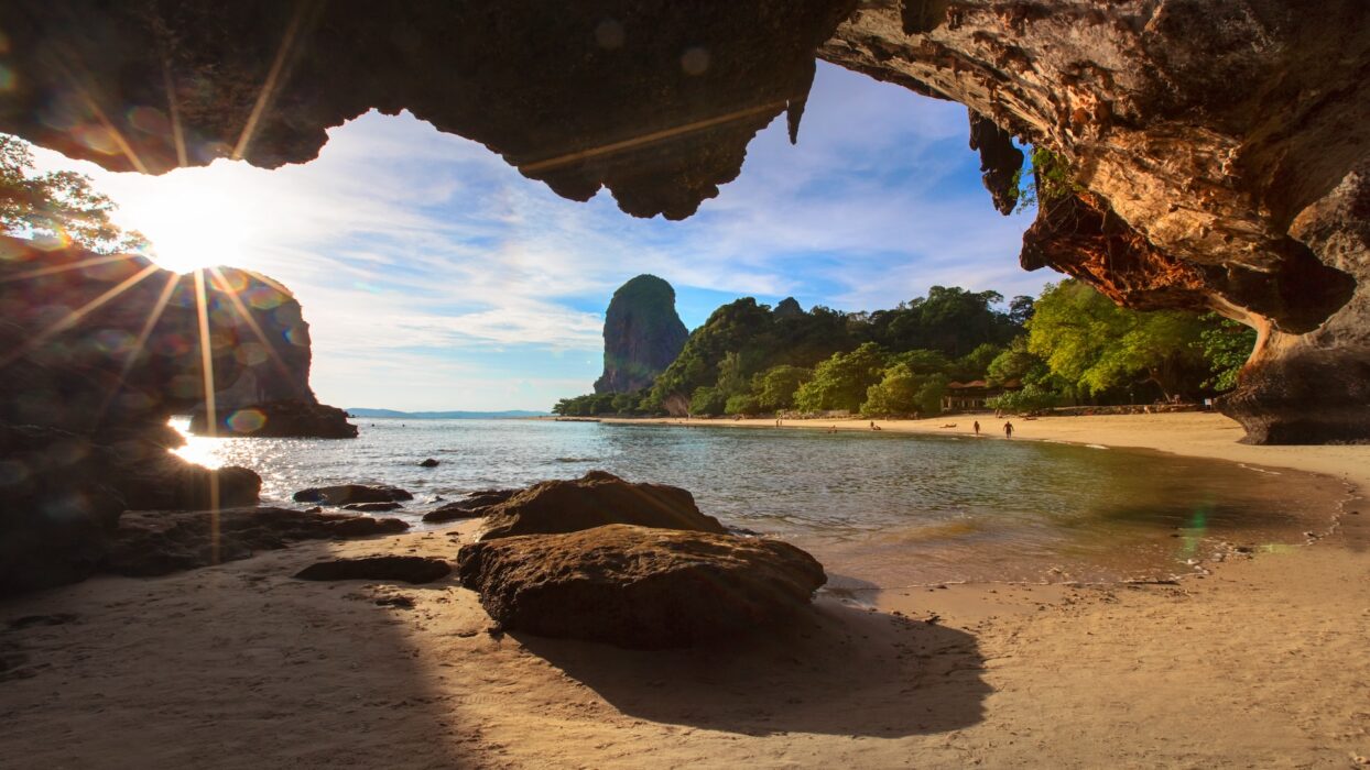 discover the perfect day krabi itinerary to explore stunning beaches, vibrant markets, and breathtaking natural landscapes in just one day.