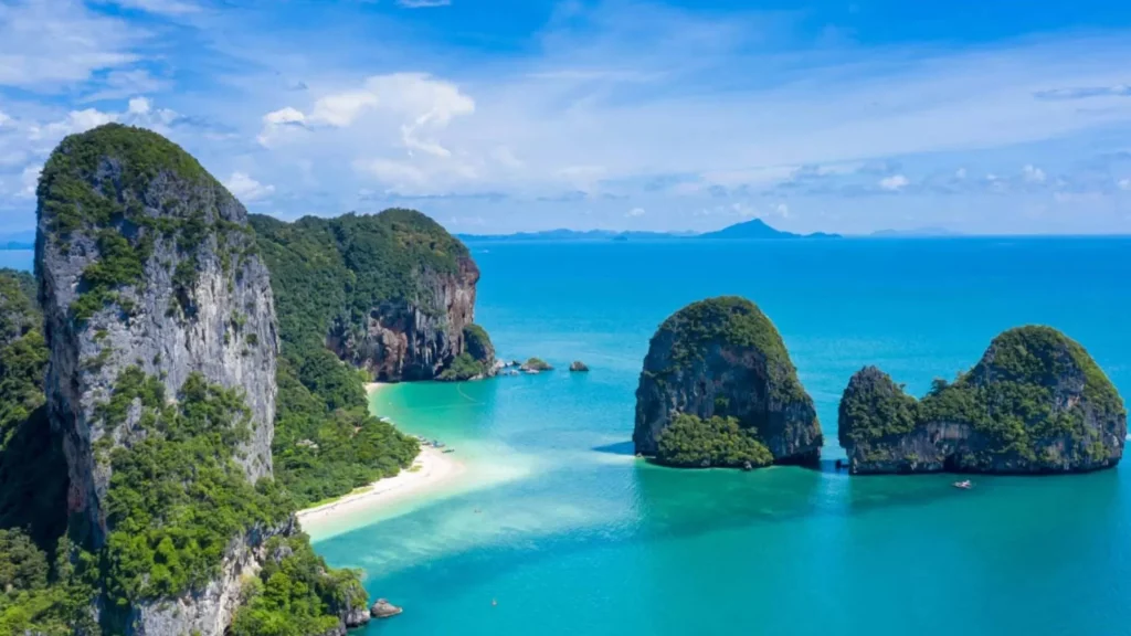 discover the ultimate day krabi travel guide with top attractions, tips, and itinerary ideas to make the most of your visit to krabi, thailand.