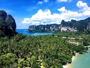 discover the top attractions and hidden gems in krabi, from stunning beaches to secret caves, for an unforgettable thai adventure.